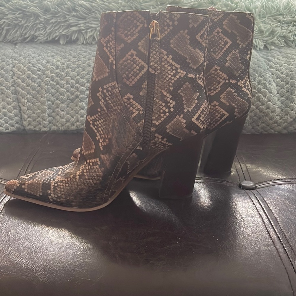 Snake Design Heels